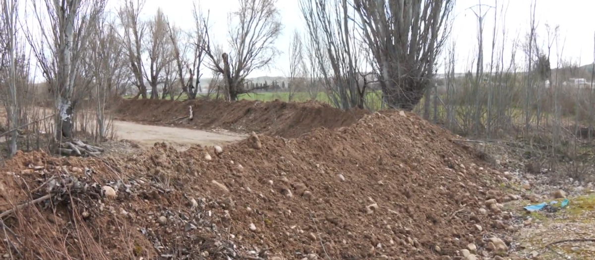 Dique de contención en Torrejón de Ardoz