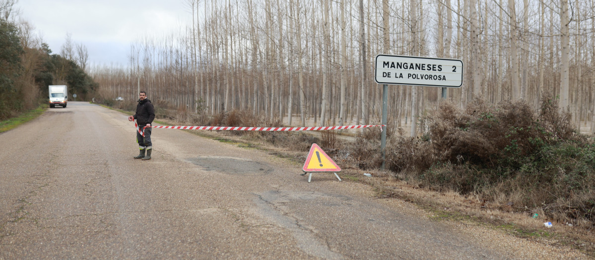 Corte de carretera en Manganeses de la Polvorosa (Zamora), imagen de archivo