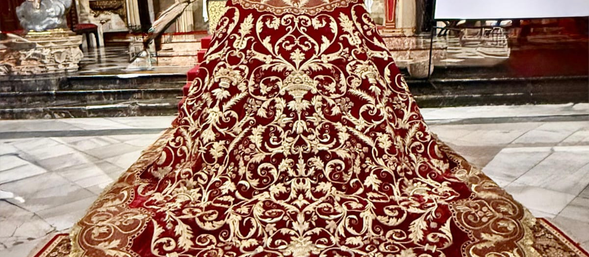 Manto de la Reina de los Mártires