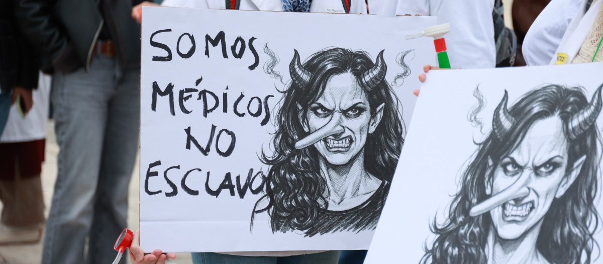 Cartel mostrado en la manifestación convocada por el Sindicato Médico Andaluz en Sevilla