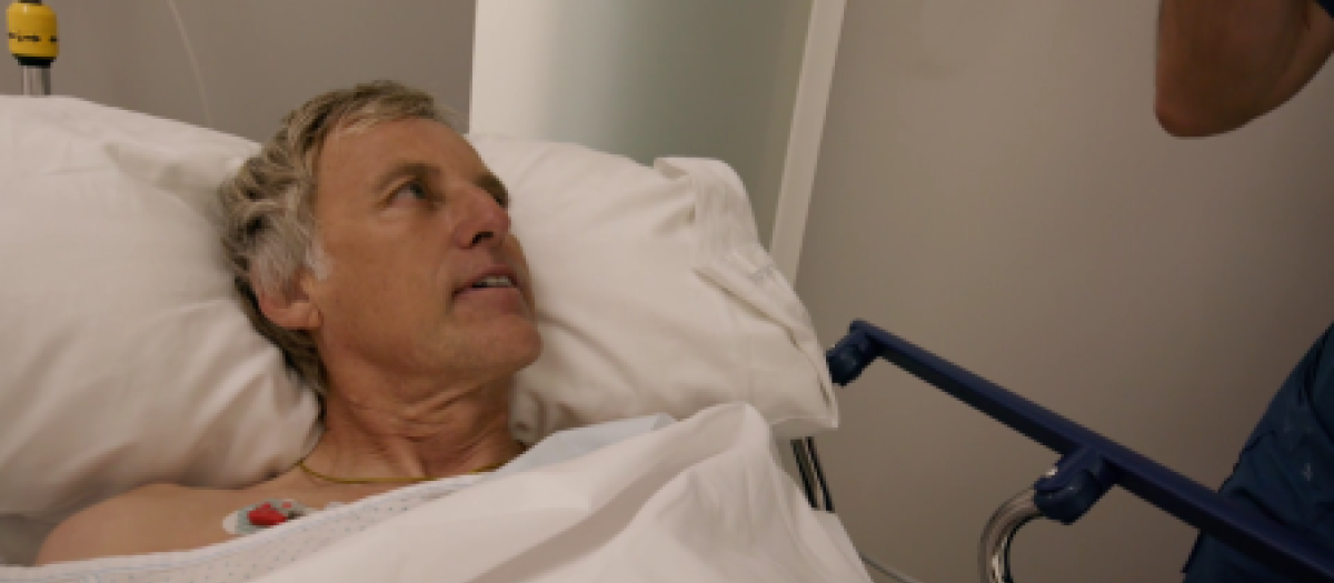 Jesús Calleja en el hospital tras su accidente