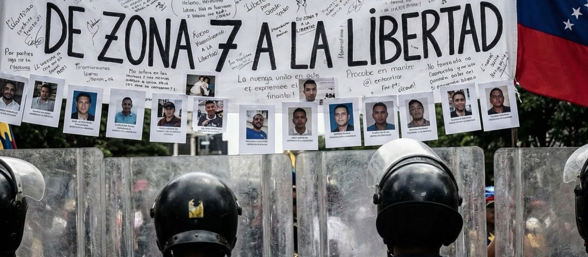 Pancarta que exige la liberación de los presos de las cárceles cubanas