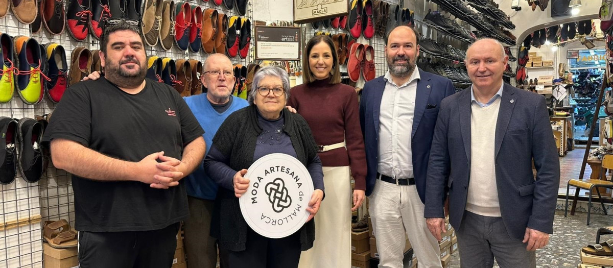 Entrega del sello de garantía de Moda Artesana de Mallorca.

REMITIDA / HANDOUT por CONSELL
Fotografía remitida a medios de comunicación exclusivamente para ilustrar la noticia a la que hace referencia la imagen, y citando la procedencia de la imagen en la firma
20/2/2026