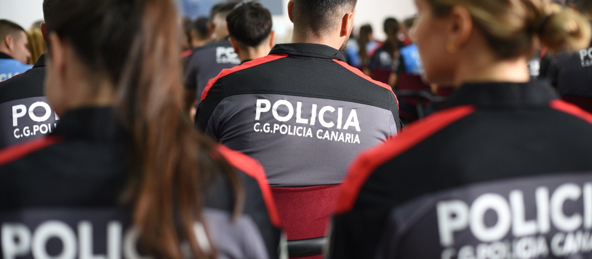 Agentes de la Policía Canaria