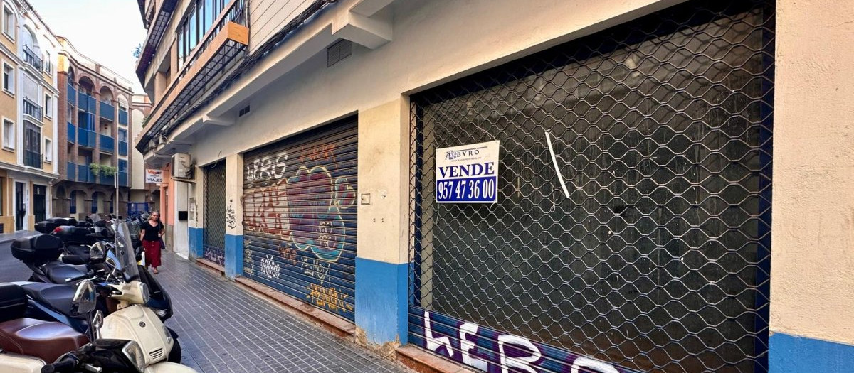 El cierre de establecimientos se extiende por todos los barrios