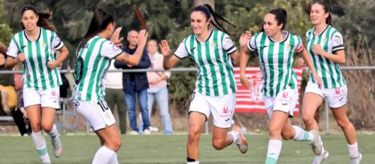Las jugadoras del Córdoba celebran un gol
