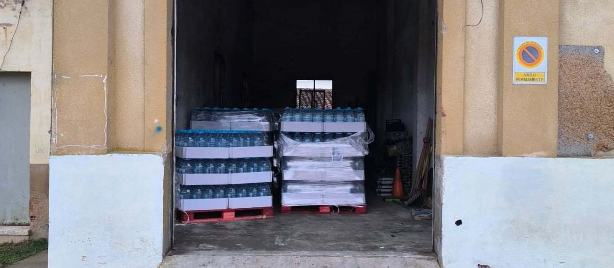 Punto de entrega de agua embotellada en Atienza
