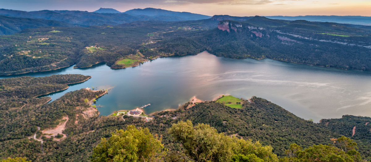 Vista de la presa del embalse de Sau, en el río Ter, Gerona