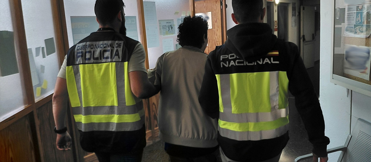 Detenido por agresión sexual a una mujer en patinete

REMITIDA / HANDOUT por POLICÍA NACIONAL
Fotografía remitida a medios de comunicación exclusivamente para ilustrar la noticia a la que hace referencia la imagen, y citando la procedencia de la imagen en la firma
25/2/2026