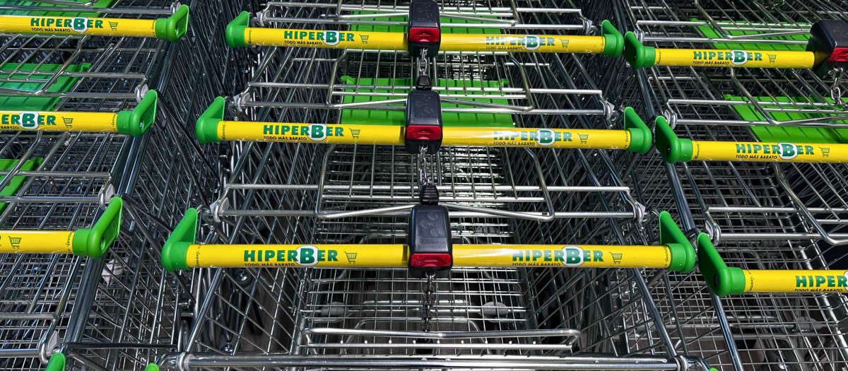 Imagen de archivo de carros de compra de Hiperber