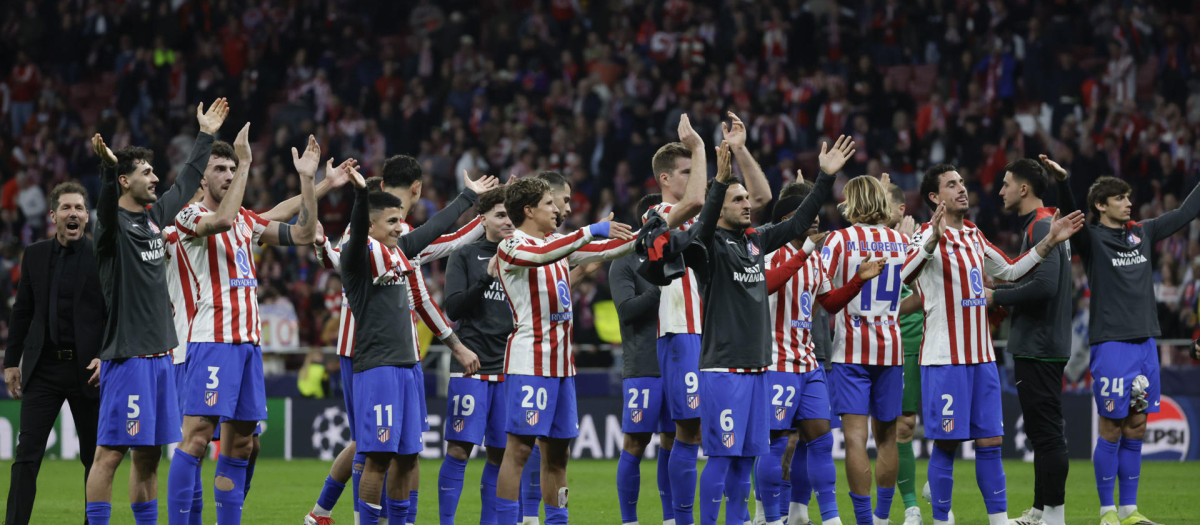 Los jugadores del Atlético agradecen al Metropolitano el apoyo tras vencer al Brujas