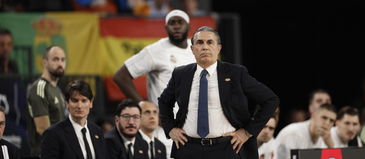 El técnico del Real Madrid Sergio Scariolo durante el encuentro correspondiente a la final de la Copa del Rey
