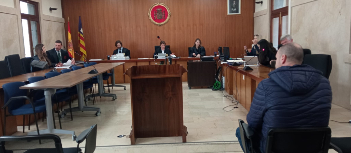 El acusado, en la vista preliminar en la Audiencia

EUROPA PRESS
26/2/2026