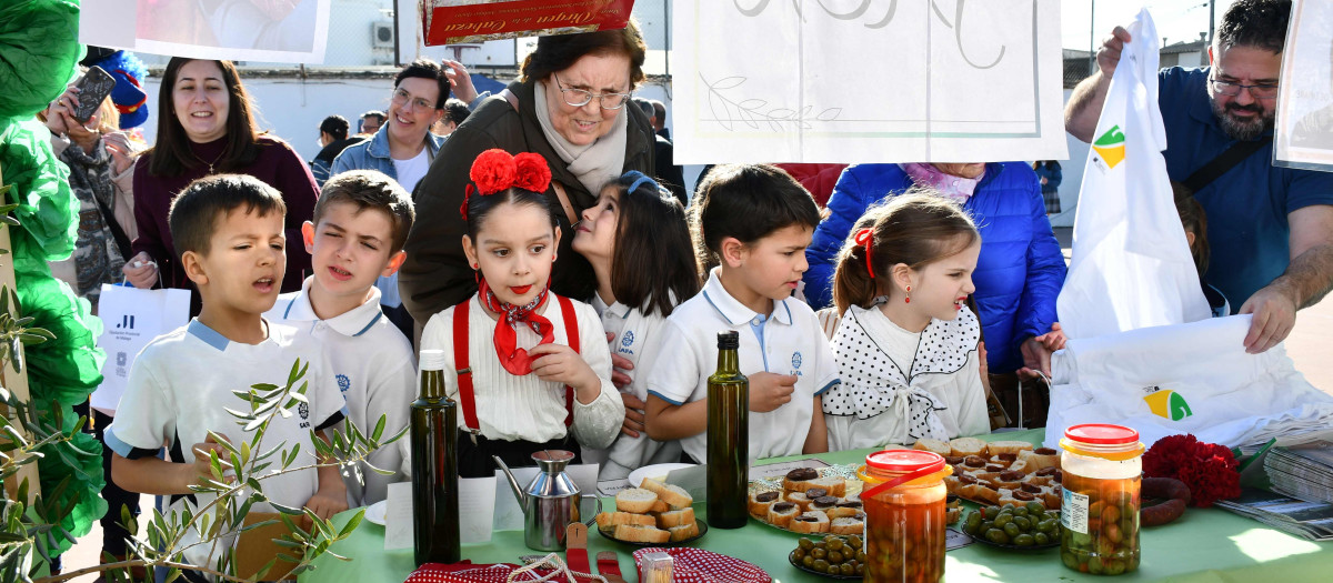 I Feria del Turismo del colegio SAFA ‘Rafaela María’ de Pedro Abad