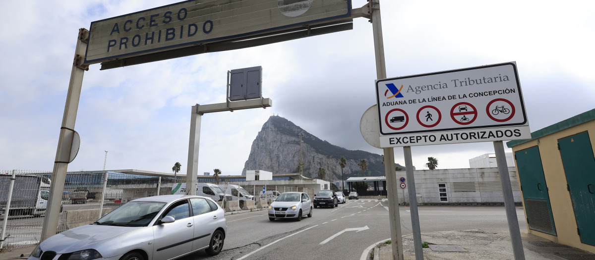 El alcalde de La Línea de la Concepción (Cádiz), Juan Franco, ha reclamado a las administraciones competentes que acompañen el acuerdo sobre Gibraltar con financiación, concreción de medidas y un apoyo real para evitar que el municipio asuma en solitario los costes de esta transformación