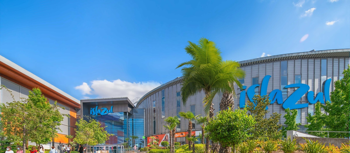 Centro comercial Isla Azul
