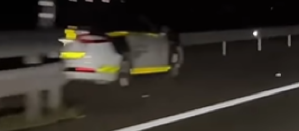 Cada día es más habitual encontrarse a coches de la Guardia Civil escondidos