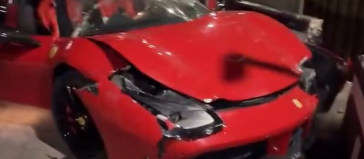 Imagen de cómo quedó el frontal del vehículo