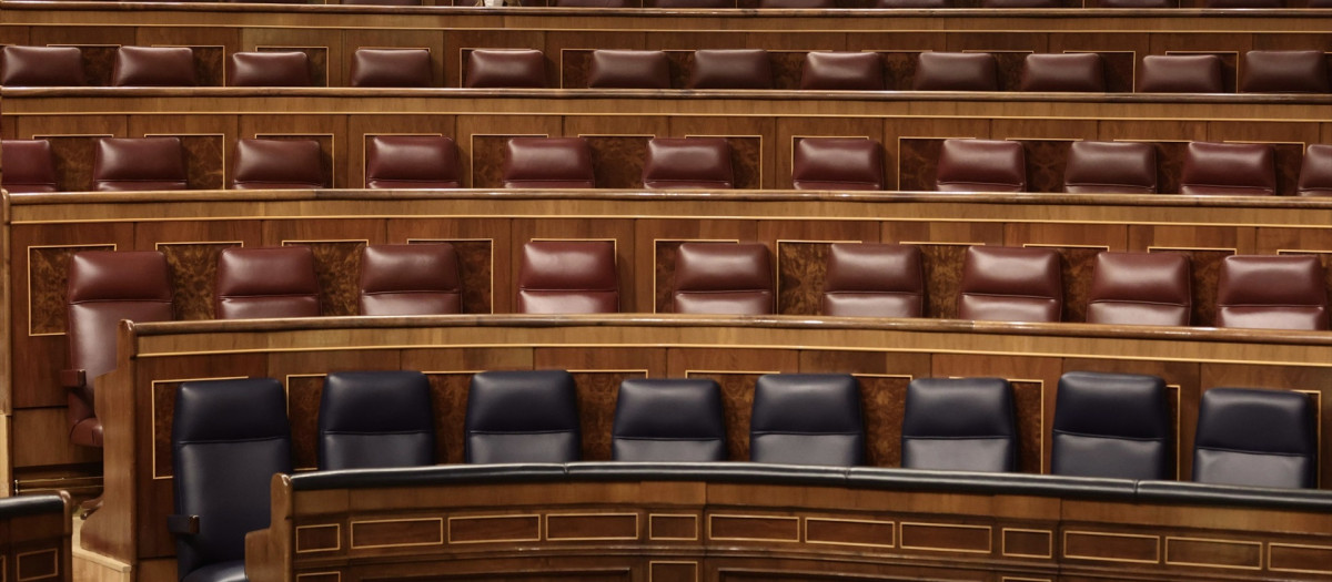 (Foto de ARCHIVO)
La diputada del PP por Barcelona y exportavoz parlamentaria en el Congreso, Cayetana Álvarez de Toledo, sentada en una sesión plenaria celebrada en el Congreso de los Diputados, a 15 de diciembre de 2021, en Madrid, (España). El pleno está marcado por el Debate sobre el estado de la Nación, así como sobre la reciente renovación de algunos órganos constitucionales y la aún pendiente del Consejo General del Poder Judicial (CGPJ). Asimismo, han abordado otras cuestiones como el bilingüismo en Cataluña y los avisos que, desde el PP, aseguran que la ministra de Trabajo recibió sobre el Covid en febrero de 2020.

Eduardo Parra / Europa Press
15 DICIEMBRE 2021;SESION PLENARIA;PLENO;DEBATE;ESTADO DE LA NACION;CONGRESO
15/12/2021