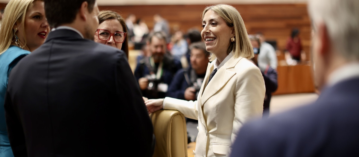 La candidata a la Presidencia de la Junta de Extremadura, María Guardiola, durante el debate de investidura