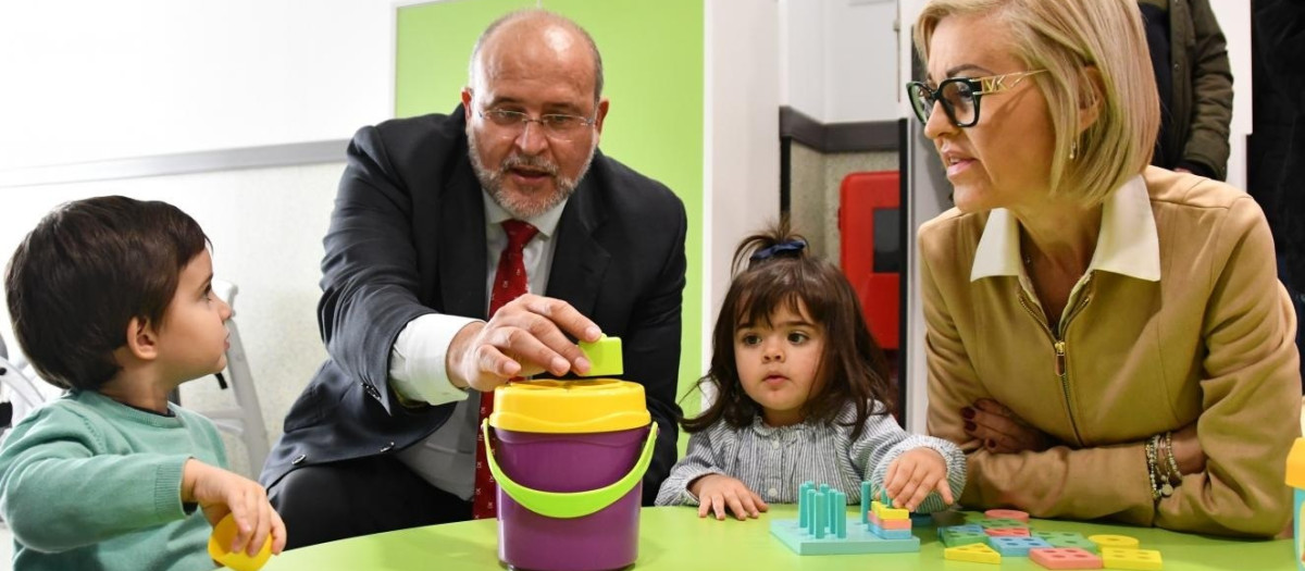 El vicepresidente primero del Gobierno regional, José Luis Martínez Guijarro