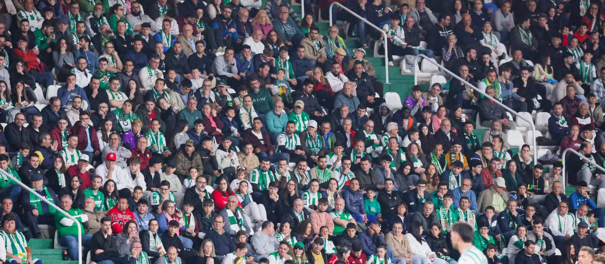 La grada de El Arcángel en un partido de esta temporada