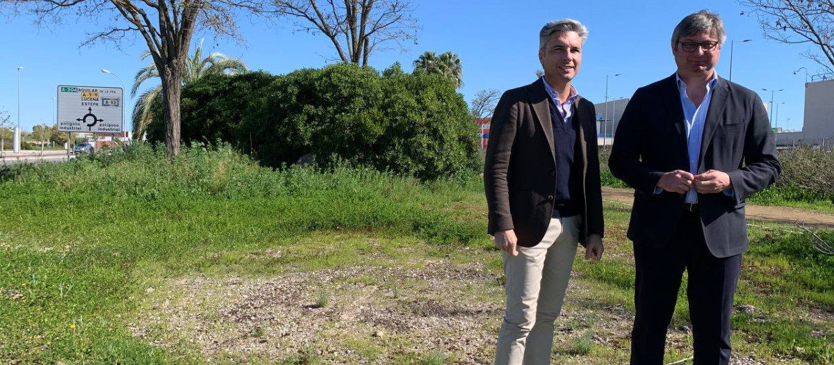 La actuación, que cuenta con una inversión superior a 100.000 euros, ampliará el área de autocaravanas, reforzará la arboleda y prolongará el carril bici en uno de los principales accesos a la ciudad