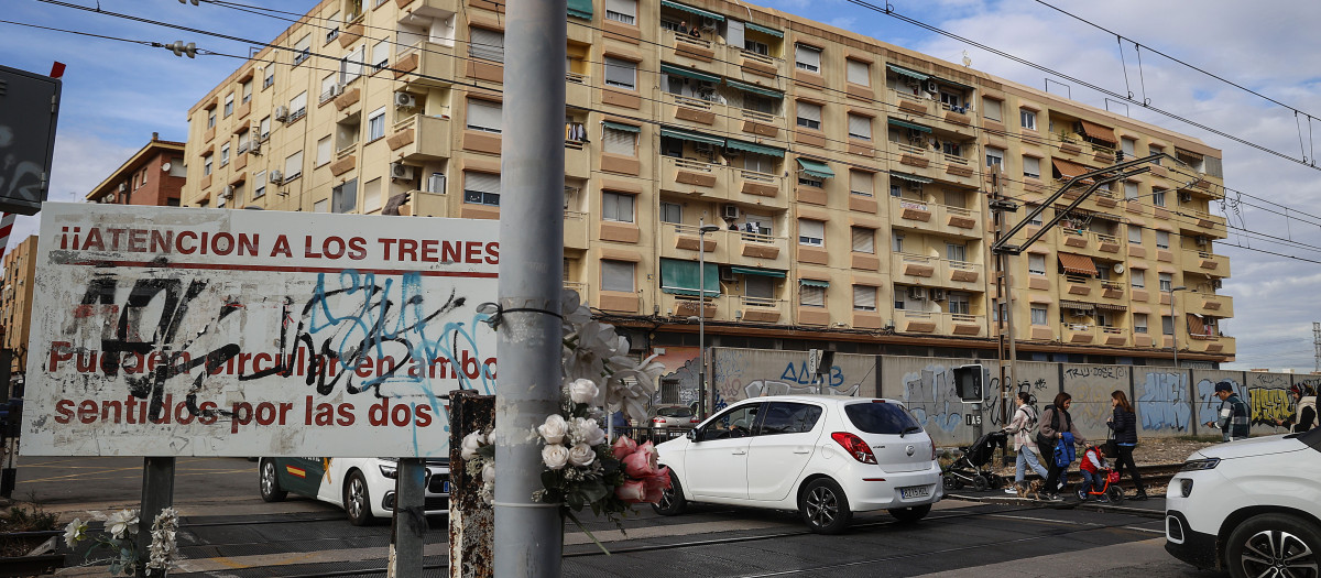 Imagen del paso a nivel de la localidad valenciana de Alfafar