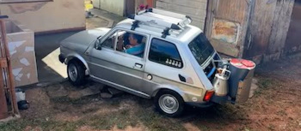 Imagen del peculiar vehículo y el invento