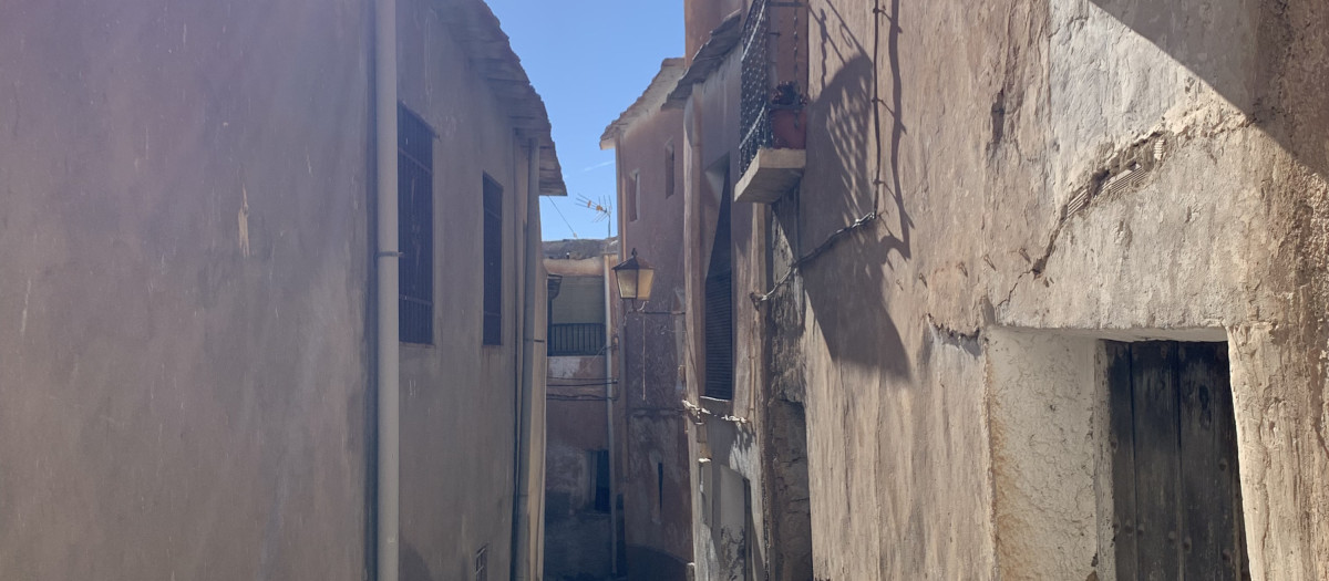 Una de las calles de Cástaras