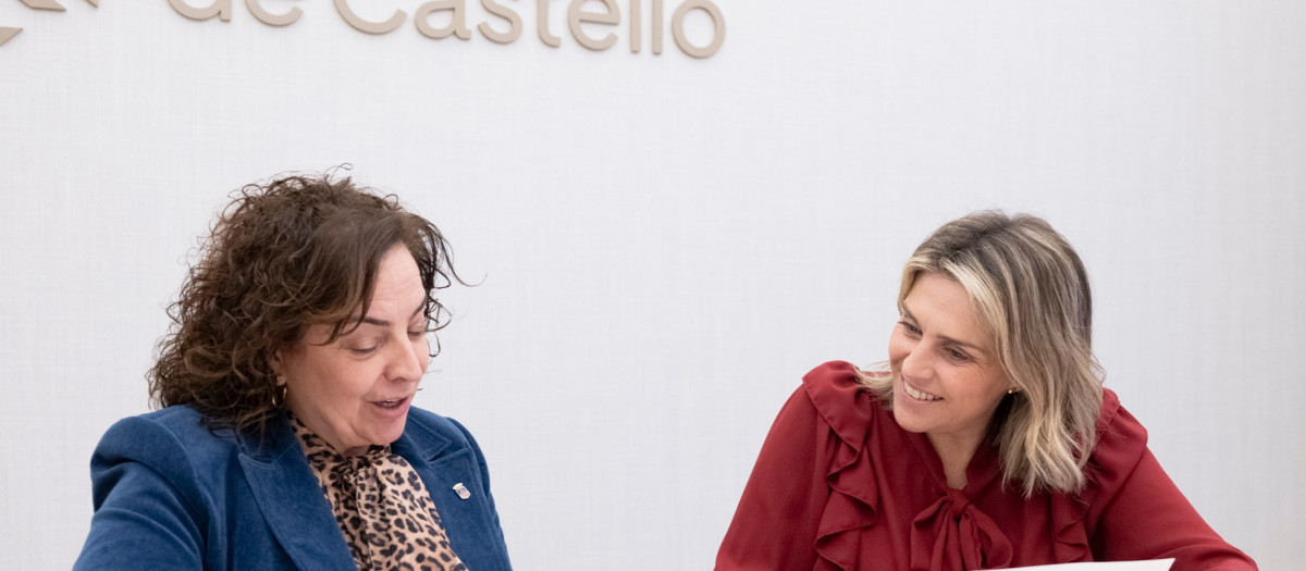Imagen de la presidenta Marta Barrachina y la diputada Marisa Torlà