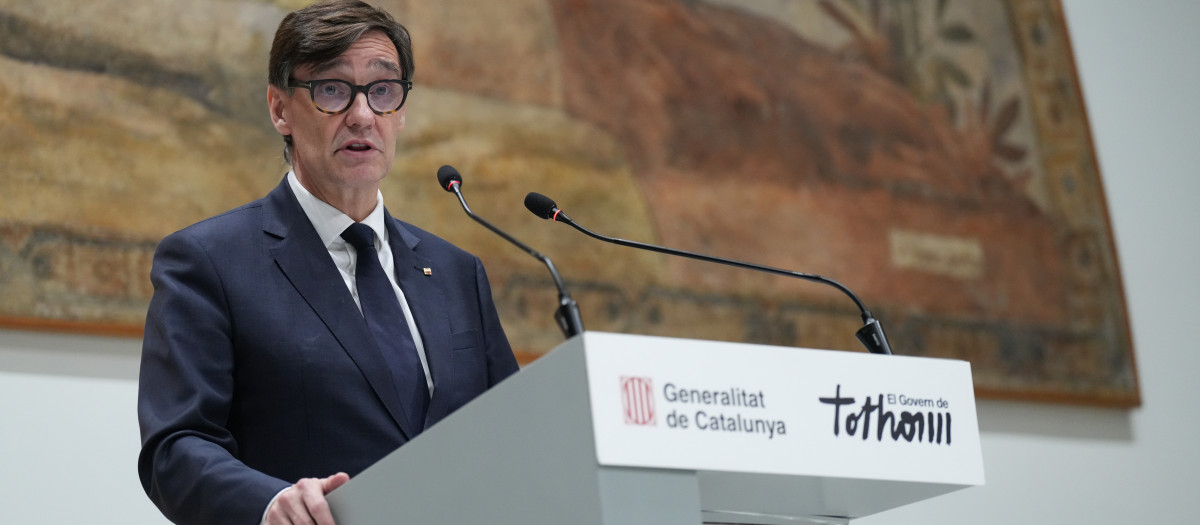 El presidente de la Generalitat, Salvador Illa, interviene durante la recepción a los deportistas catalanes de los JJ.OO. de invierno 2026, a 3 de marzo de 2026, en Barcelona, Cataluña (España).