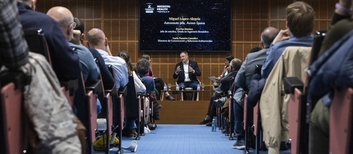 El astronauta Miguel López Alegría