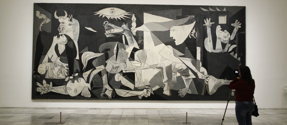 (El cuadro del Guernica expuesto en el Reina Sofía