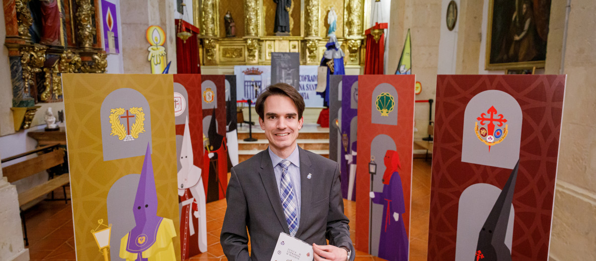 El nuevo Presidente de la Junta de Cofradías, Víctor Martín Calera, en la exposición fotográfica de la Semana Santa; en la Catedral de Segovia, y en la Sede de la Junta de Cofradías