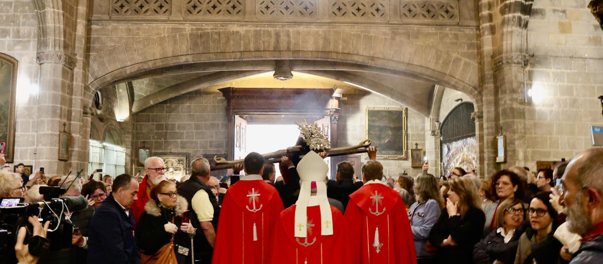 Misa y descendimiento del Cristo de la Sangre en la iglesia de la Sangre, en Palma, en 2025