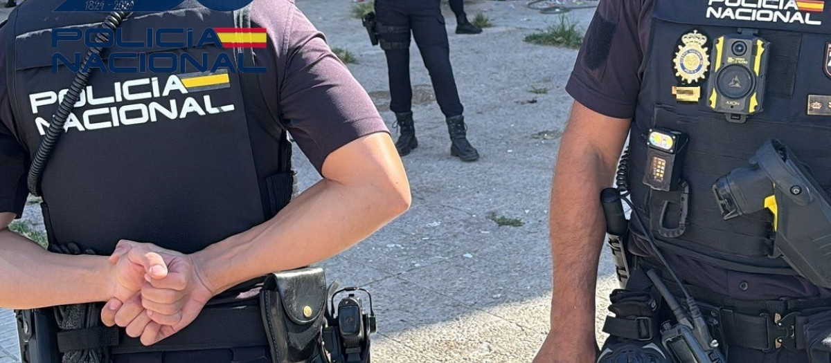 Imagen de archivo de unos agentes de la Policía Nacional