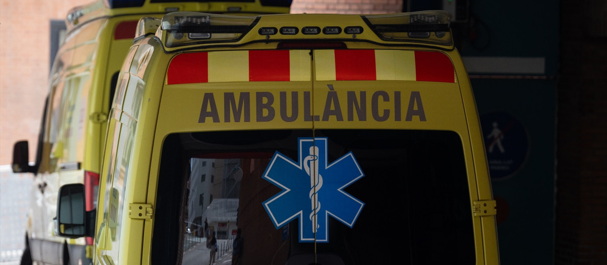 (Foto de ARCHIVO)
Unas ambulancias, a 16 de julio de 2024, en Barcelona, Catalunya (España).

David Zorrakino / Europa Press
16/7/2024