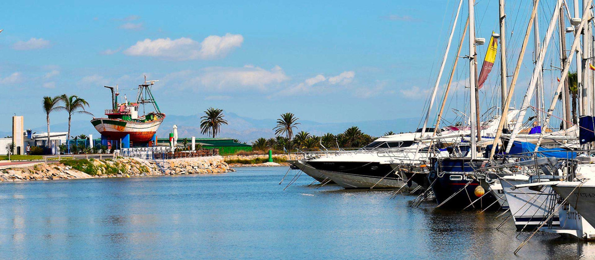 Puerto deportivo Marina de las Dunas
