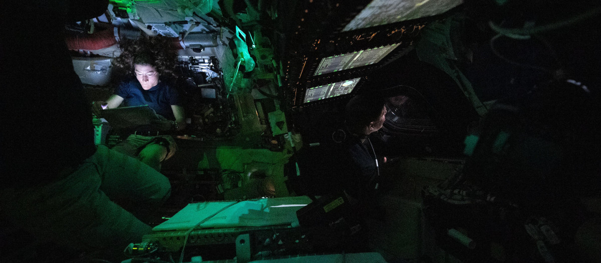 Imagen del interior de la nave Orión de la misión Artemis II