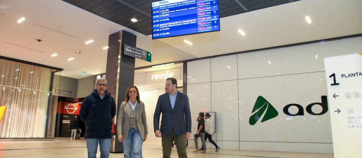 Luisa Sánchez en la estación.

REMITIDA / HANDOUT por PP DE VIGO
Fotografía remitida a medios de comunicación exclusivamente para ilustrar la noticia a la que hace referencia la imagen, y citando la procedencia de la imagen en la firma
06/4/2026