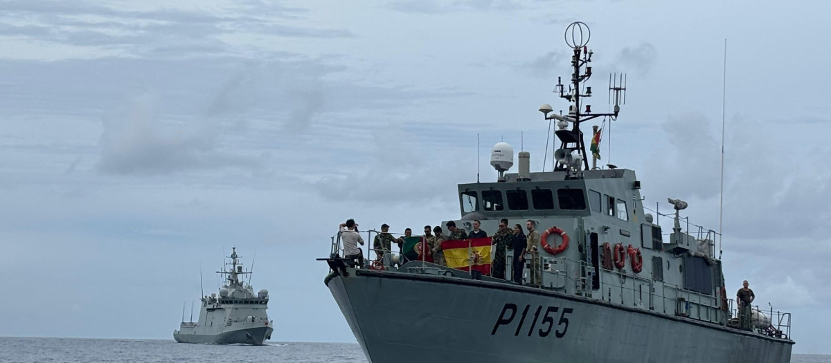 El BAM español Furor y el NRP portugués Centauro durante el ejercicio Passex
