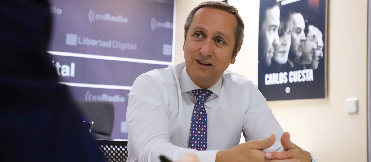 El periodista y autor del libro, Carlos Cuesta.