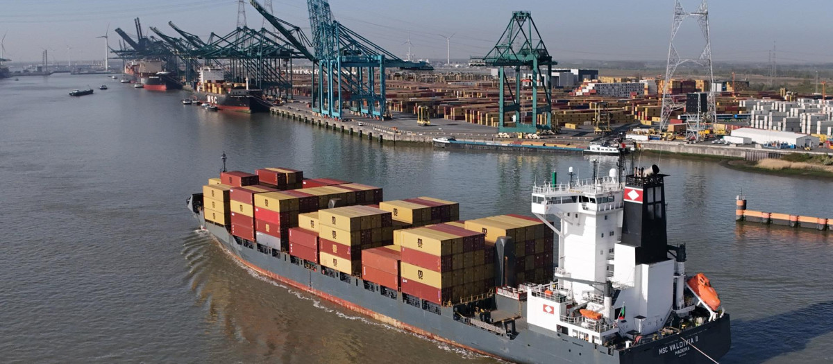 El puerto de Amberes en una jornada normal
