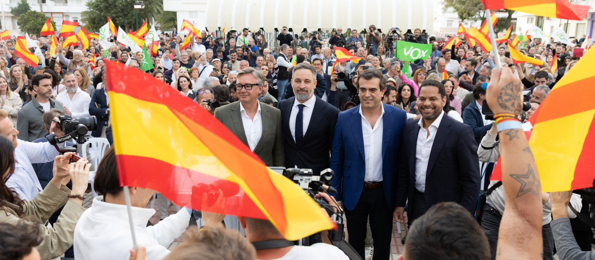 Vox presentó a sus candidatos en un acto en Málaga, donde Abascal llamó "Moruno" a Juanma Moreno