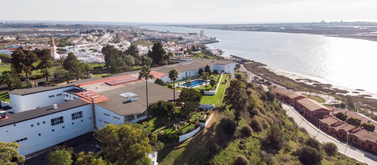 El bonito Parador de Andalucía que hace frontera con Portugal
