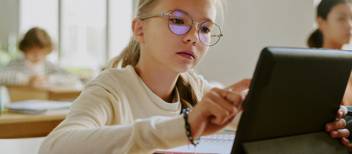 "La IA ofrece también numerosas oportunidades en el ámbito educativo" explica la doctora María Llanes