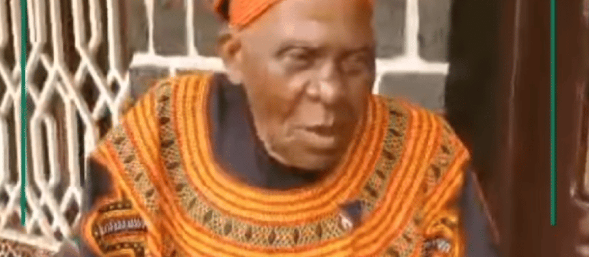 Por Nfor Chrysantus, el hombre que recorrió 100 km a pie para ver a Juan Pablo II en 1985.