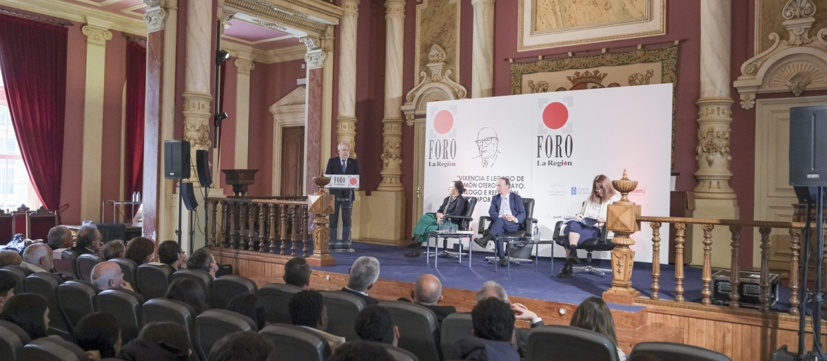 El presidente del Parlamento de Galicia, Miguel Santalices, en un acto de homenaje a Ramón Otero Pedrayo en Orense

REMITIDA / HANDOUT por PARLAMENTO
Fotografía remitida a medios de comunicación exclusivamente para ilustrar la noticia a la que hace referencia la imagen, y citando la procedencia de la imagen en la firma
17/4/2026