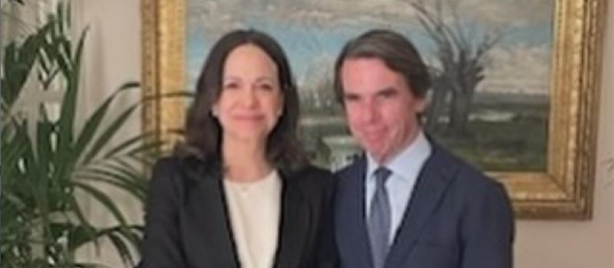 El expresidente del Gobierno, José María Aznar junto a María Corina Machado